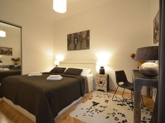 Grand Luxury - Collection Hastalska - Old Town Square