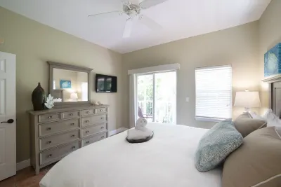 Grande Bay Luxury 3BR Spectacular Unobstructed View Hotels in 