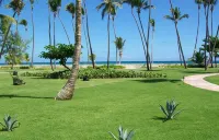 Beachfront Playa Turquesa 2 BR/2 BA Penthouse Condo W/Rooftop 50mbps WIFI