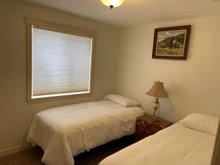 Townhome close to biking, skiing, Jackson Hole, and many outdoor activities