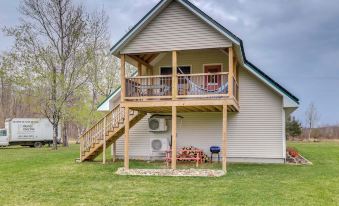 Cozy Solar-Powered Loft: Walk to Lake Champlain!