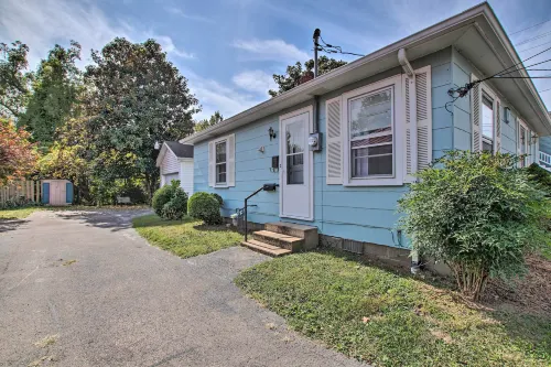 Cottage w/ Yard, Walk to Historic Attractions - Wifi