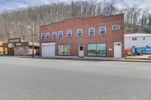 Downtown Marlinton Vacation Rental Apartment! -  Privatzimmer
