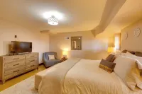 Lovely Belmont Apartment w/ Stunning Views! Hotels in Belmont