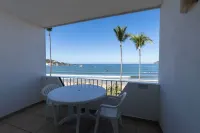Costa Alegre Hotel & Suites - Sea View