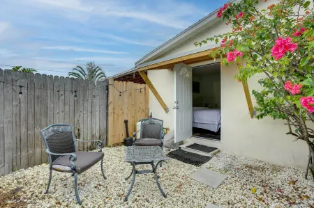 Pet-Friendly Stuart Studio < 3 Mi to Downtown!