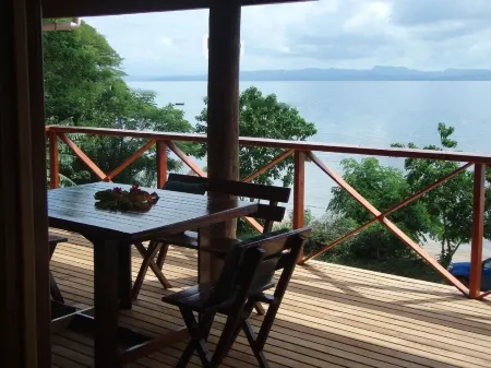 Beach Lodge with Spectacular Ocean Views