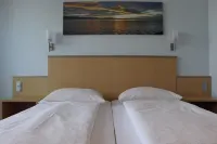 Bodensee Yachthotel Schattmaier Hôtels à : Kressbronn am Bodensee