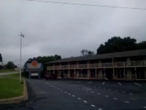 Mountain Country Motor Inn Hotels in Stone County