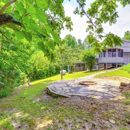 Tennessee Cabin Getaway Near Dale Hollow Lake!