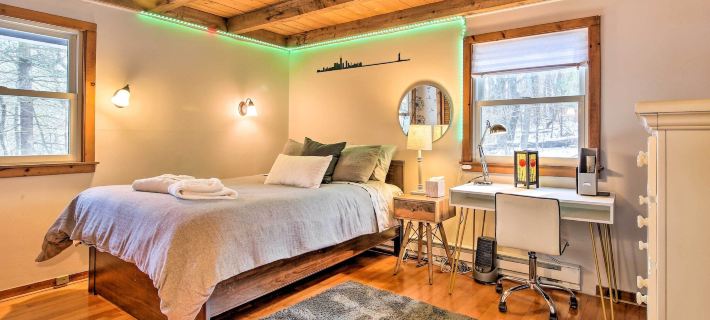 West Cornwall Cabin ~ 4 Mi to Covered Bridge! Hotels in Litchfield County