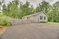 Cozy Home in Star Tannery w/ Private Backyard! - 3-Star