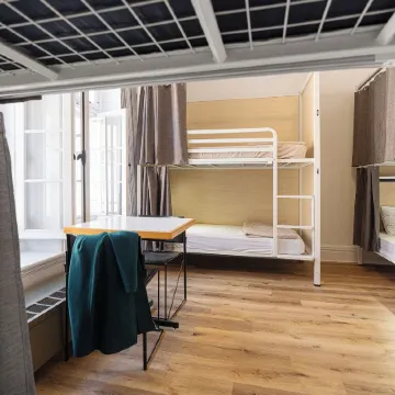 Auberge Internationale de Quebec - HI Canada Отели рядом с достопримечательностью «Спортивный комплекс «Видеотрон-Центр»»