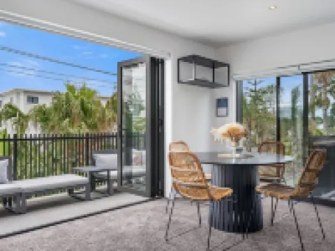 Orewa Beachcomber Hotels in Orewa