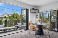 Orewa Beachcomber Hotels in Orewa