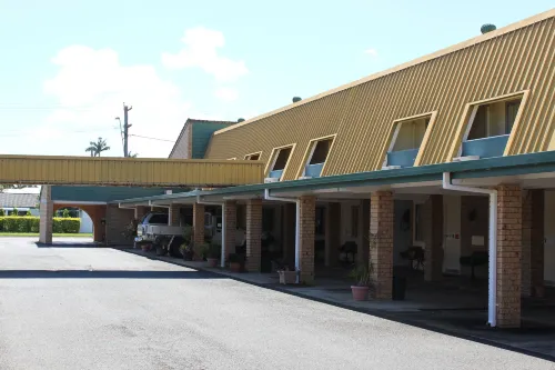 Sun Plaza Motel - Mackay Hotels in West Mackay