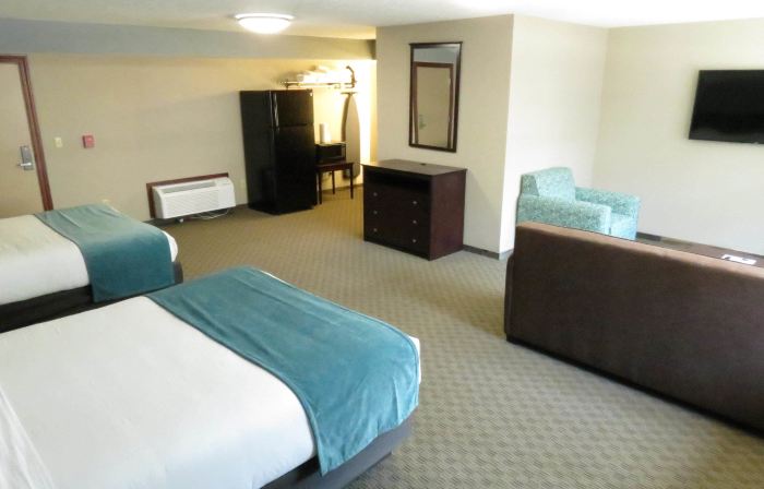 Edgewater Hotel and Suites