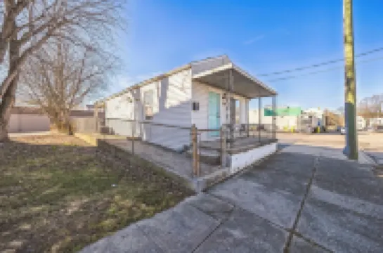 Cozy 2 Bedroom Getaway Hotels in Ludlow