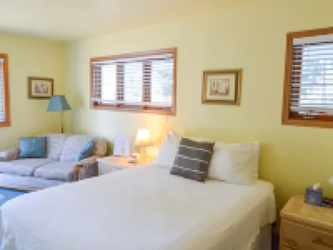 Sea Treasures Inn Hotels in Seward