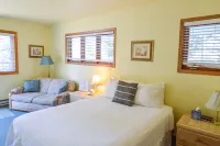 Sea Treasures Inn