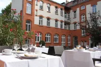 Hotel am Molkenmarkt - breakfast