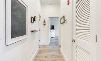 Balconies: Walkable Southside Chattanooga Condo!
