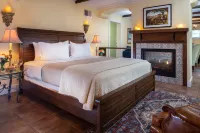 The Yellow House on Plott Creek Hotels in Waynesville
