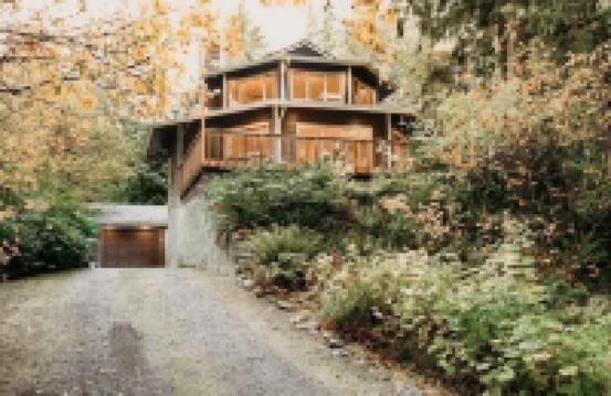 13sl - Hot Tub - Pets Ok - Wifi - Sleeps 8 2 Bedroom Home by RedAwning