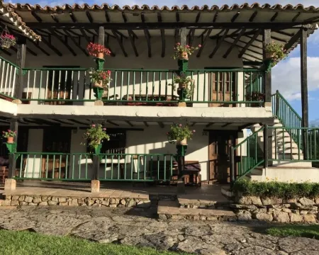 Hotel San Luis de Ucuenga Hoteles en Punta Larga
