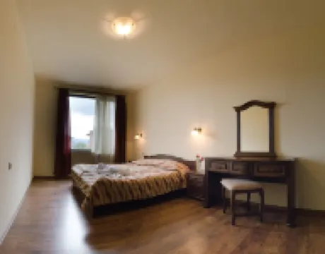 羅曼斯山溫泉暨公寓飯店 住宿飯店