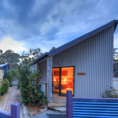 Derwent Bridge Chalets & Studios