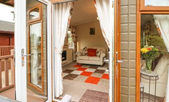 10 Poppy Lodge