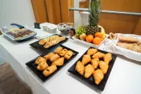Hotel am Schlosspark , Wiesbaden - breakfast
