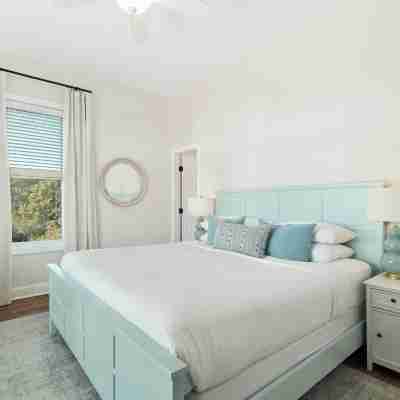 Coastal Vista - Walk to Emerald Isle Beach! Rooms