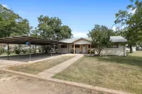 Altes Eckert Stolz 3 Bedroom Home by RedAwning Hotels in Stonewall