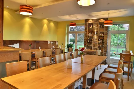 Landidyll Wilminks Parkhotel Отели в г. Метелен