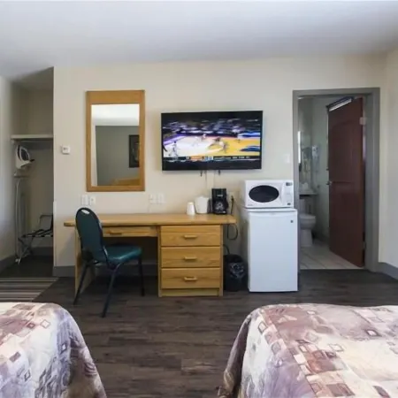 Howey Bay Motel