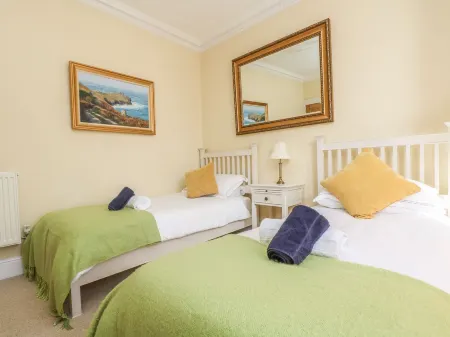 Boskednan Wartha Отели рядом с достопримечательностью «St Maddern Church»