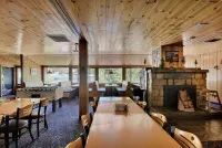 StrawberryInn River Front Resort