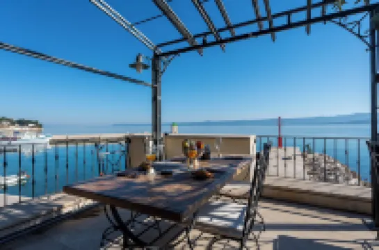 Newly Renovated Hotel Kastil