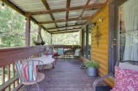 3 Mi to Great Smoky Mtn NP Riverfront Retreat - spa