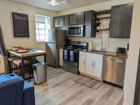 Work/Play Base: Park Free, 10mins DTWN, Fast WiFi