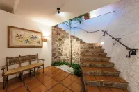 Casa la Palma Full Service Scape -Whit Chef and Staff