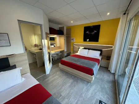 Domaine Maxxim Отели в г. Сен-Гиро