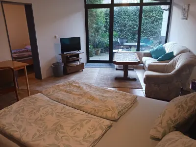 Pension Strohm im Lieth Café Hotels near Serengeti Park Hodenhagen