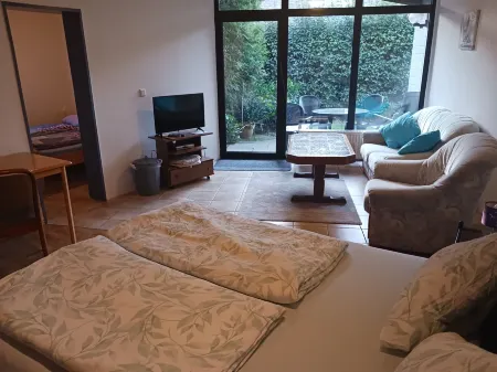 Pension Strohm im Lieth Café Отели в г. Хадемсторф