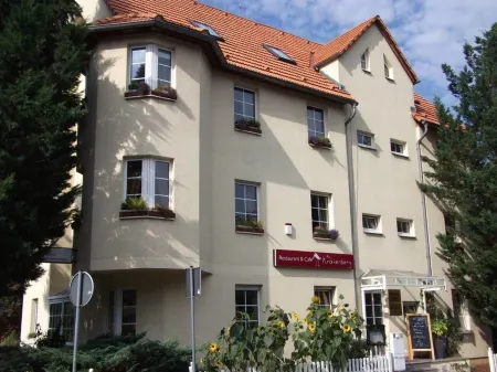 Pension & Café am Krähenberg Отели рядом с достопримечательностью «Marktkirche Unser Lieben Frauen»