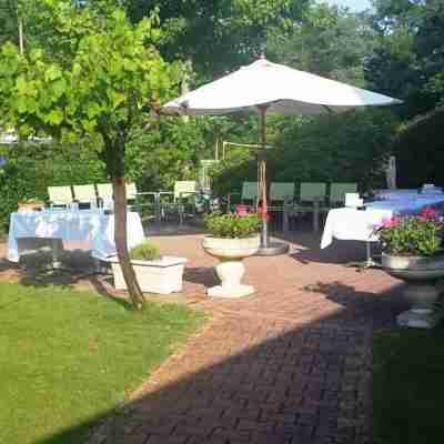 Logis Hôtel le Pont Bernet Hotel Exterior