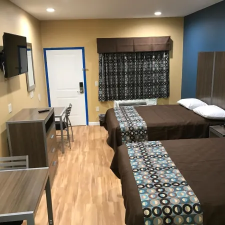 Deluxe Inn & Suites - Baytown