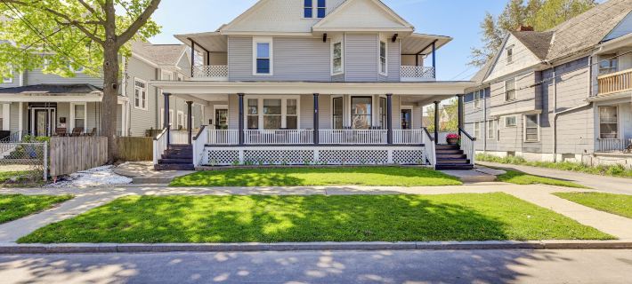 Walk to Niagara Falls! Family Home w/ Yard Hotels in Niagara County